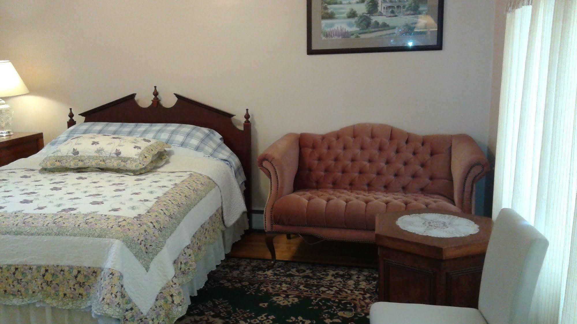 Glory Inn Downtown Монктон Экстерьер фото
